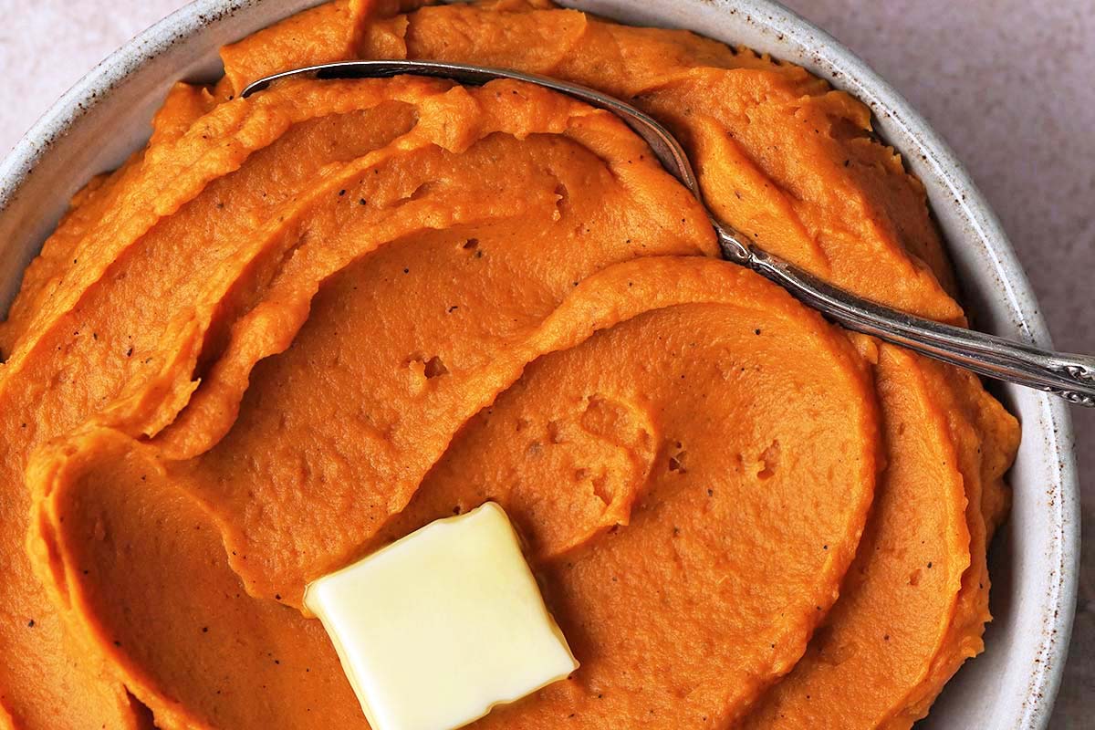 mashed sweet potatoes with cinnamon and brown sugar