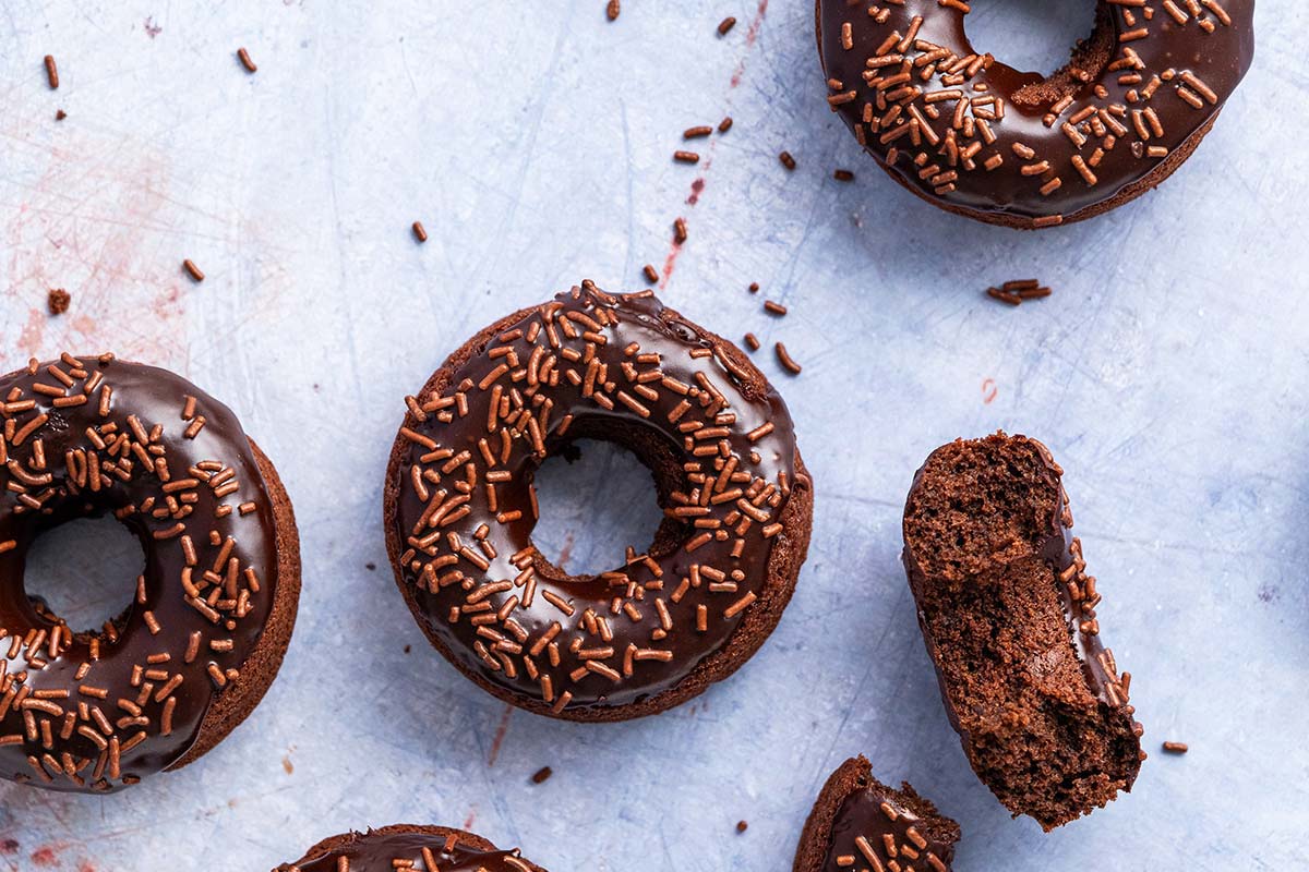oven baked glazed chocolate donuts