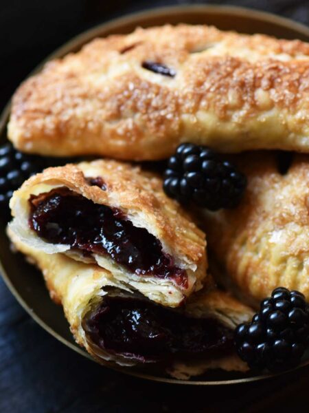blackberry mini pie recipe featured image