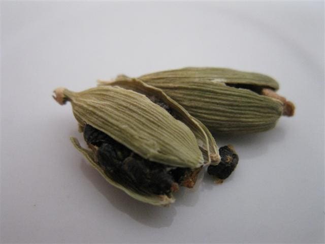 Crushed Cardamom Pods