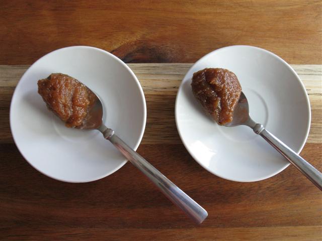 Which is the date purée and which is the apple butter? (Scroll down to the bottom of this post for the answer.)