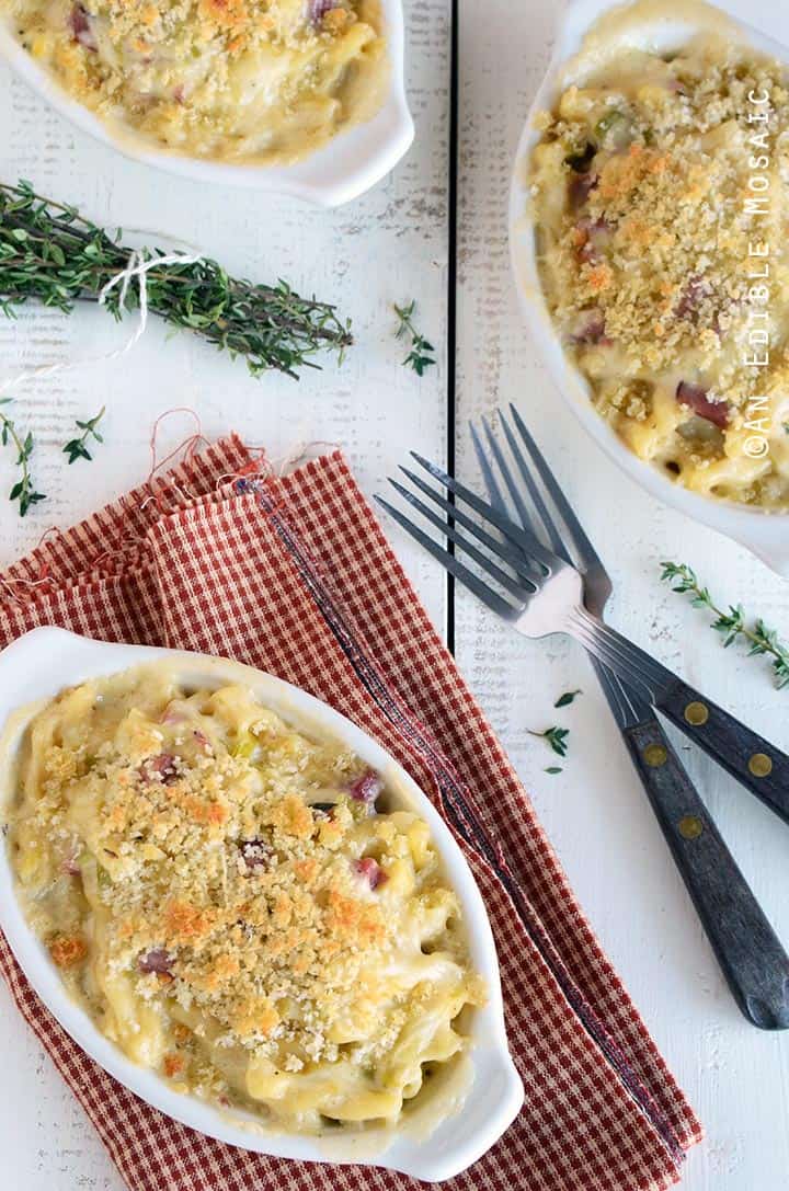 Smoky White Cheddar Mac and Cheese with Leeks