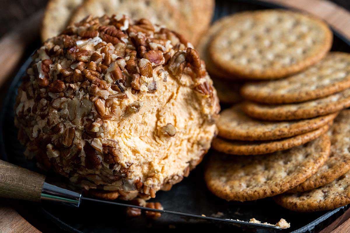 Homemade Cheddar Cheese Ball