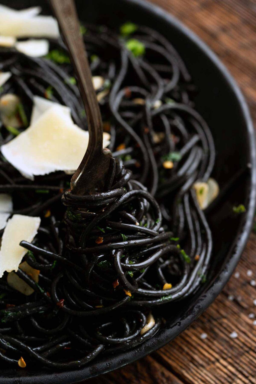 Black Pasta Recipe - Squid Ink Spaghetti Aglio e Olio - An Edible Mosaic™