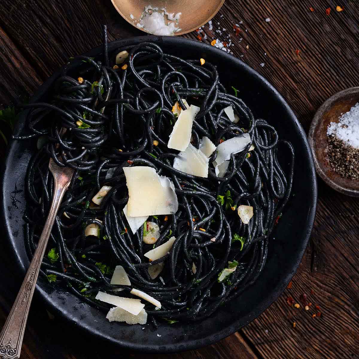 Black Pasta Recipe Squid Ink Spaghetti Aglio e Olio An Edible Mosaic™